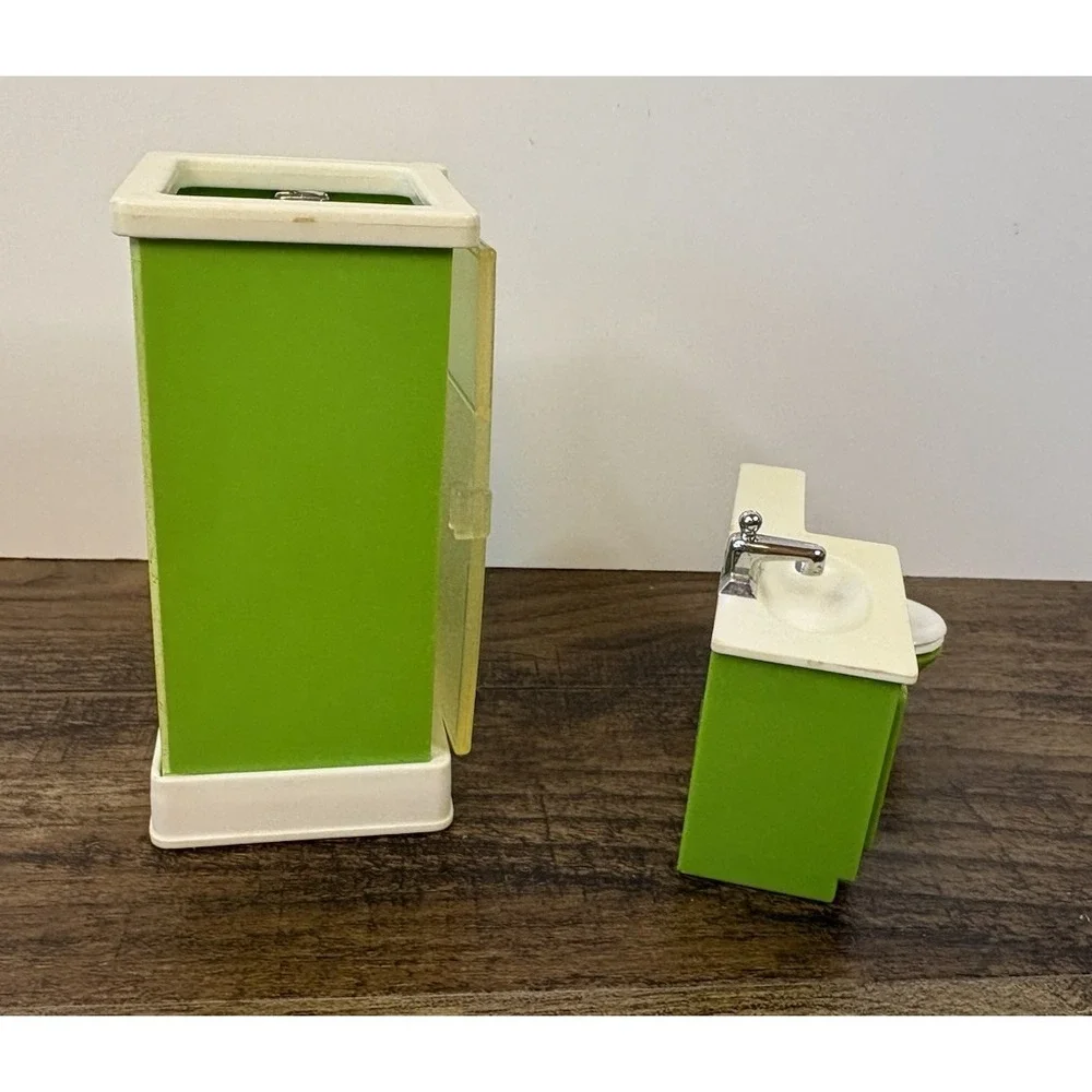 Vintage 1977 Fisher Price Dollhouse Family Green Bathroom Toilet Shower Vanity